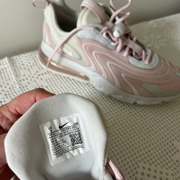Nike Air Max 270 React . Pink White Grey Women’s Shoes - Picture 4 of 8